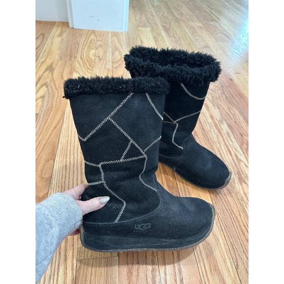UGG Patchwork Geometric Stitching Shearling Boots - Picture 2 of 6
